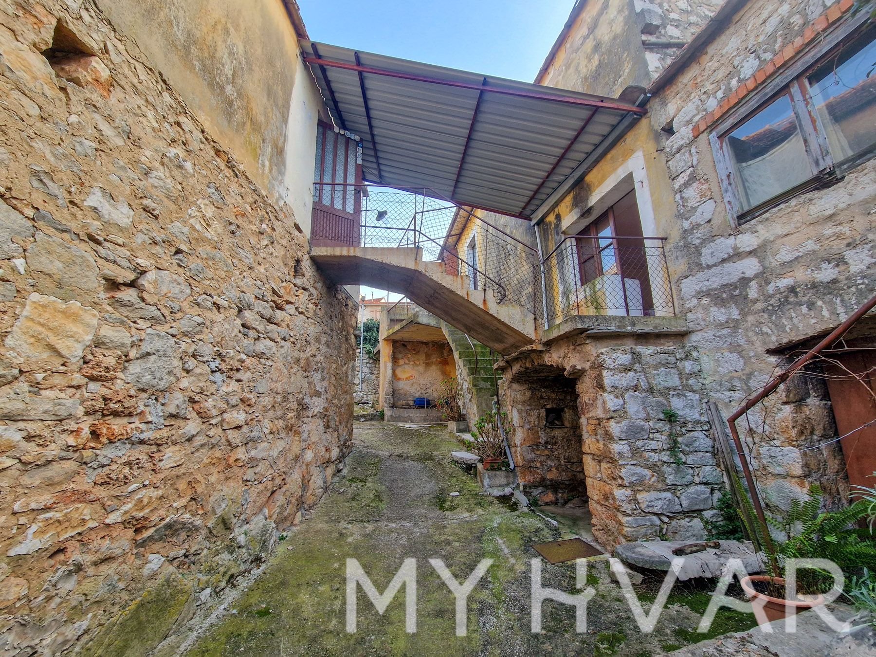 House For sale - SPLITSKO-DALMATINSKA STARI GRAD