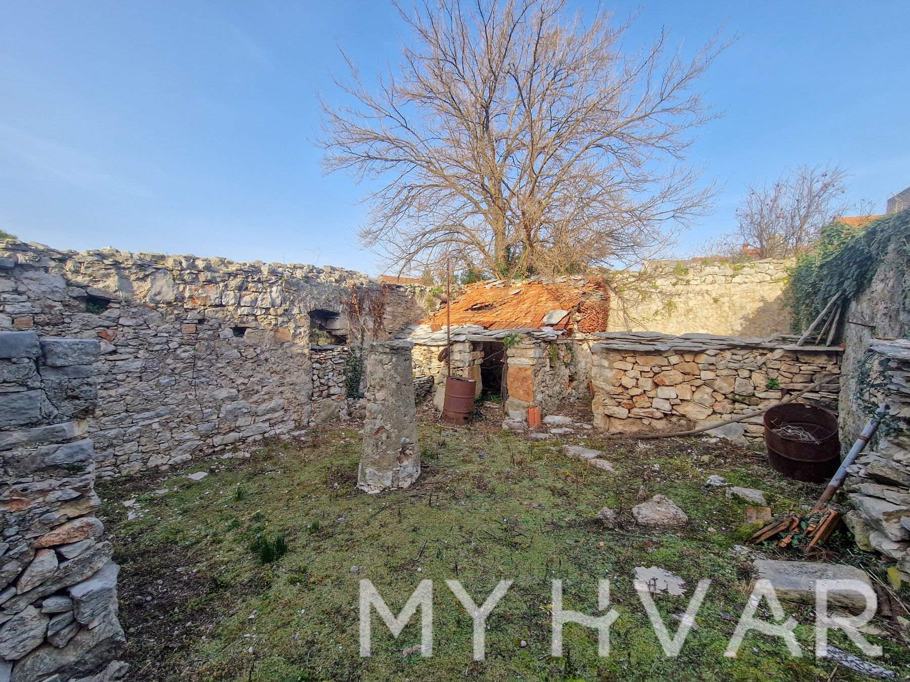 House For sale - SPLITSKO-DALMATINSKA STARI GRAD