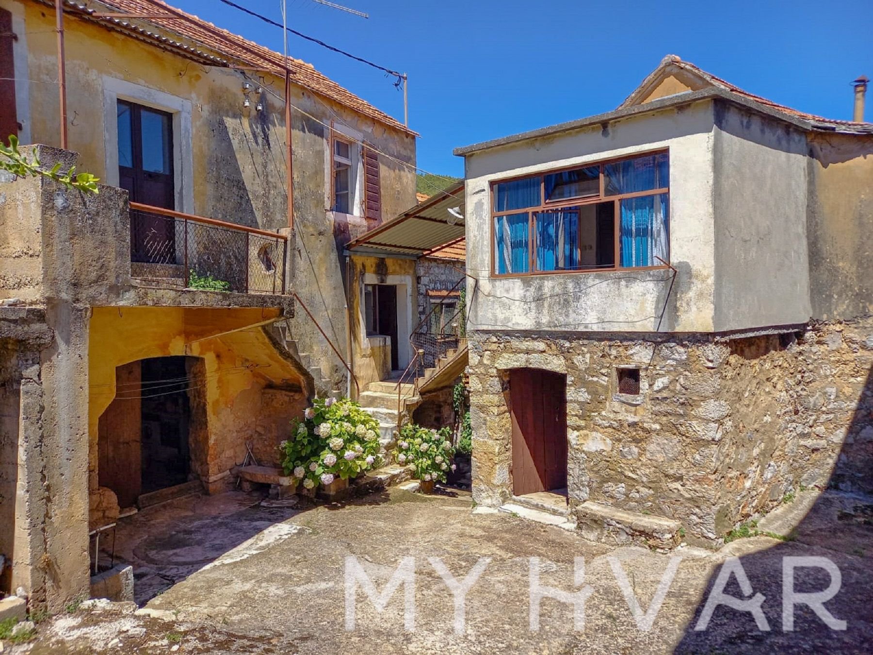 House For sale - SPLITSKO-DALMATINSKA STARI GRAD