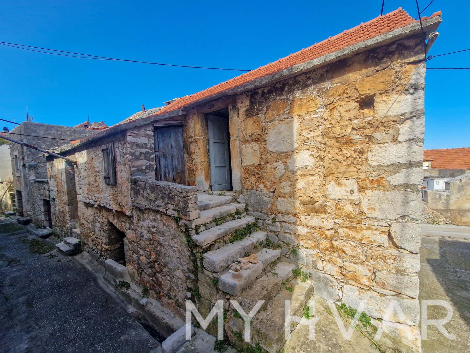 House For sale - SPLITSKO-DALMATINSKA STARI GRAD