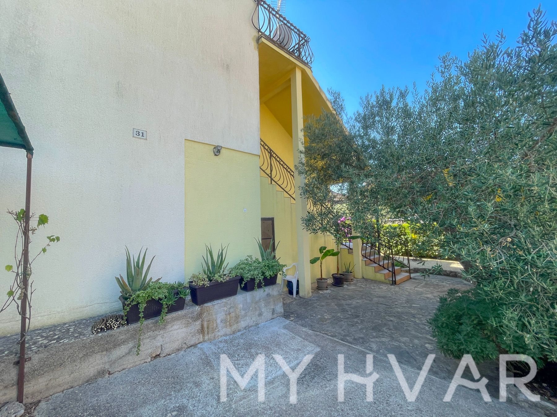 House For sale - SPLITSKO-DALMATINSKA STARI GRAD