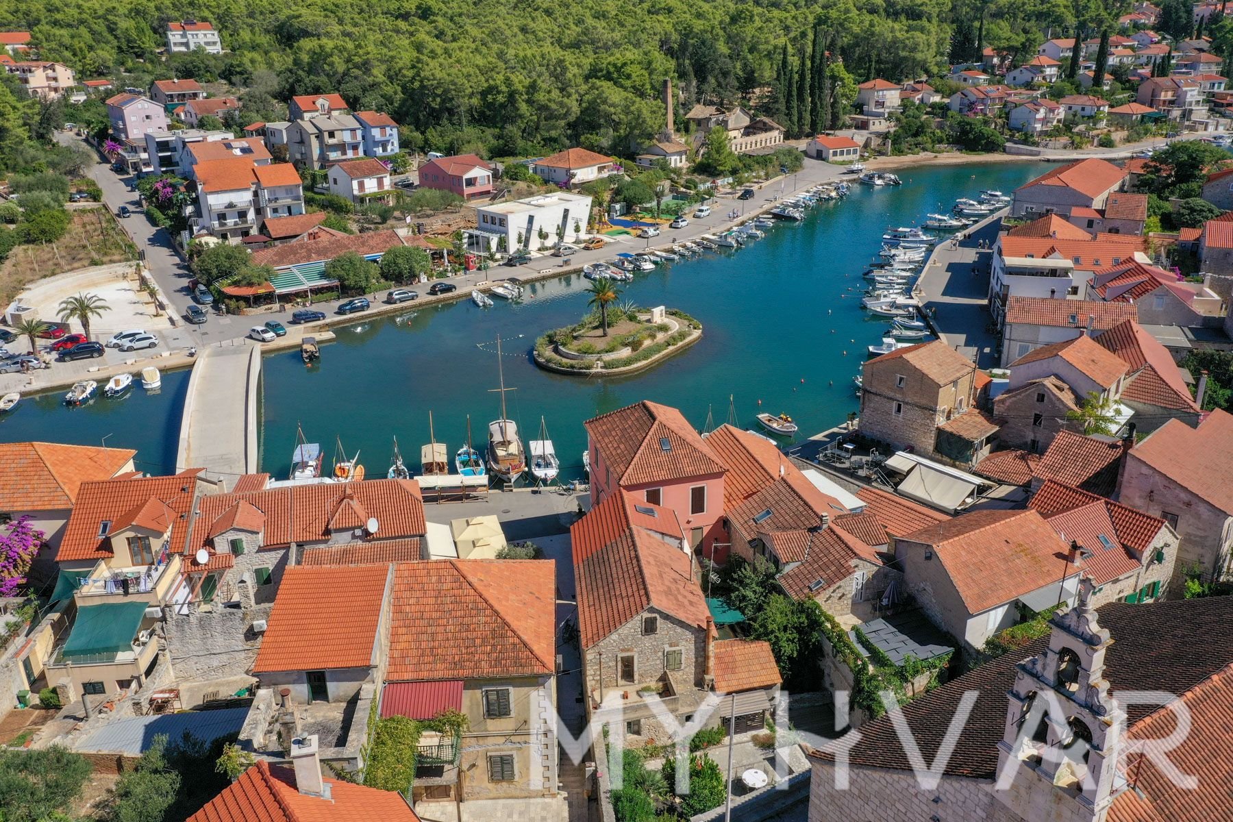 Dom Na predaj - SPLITSKO-DALMATINSKA Jelsa