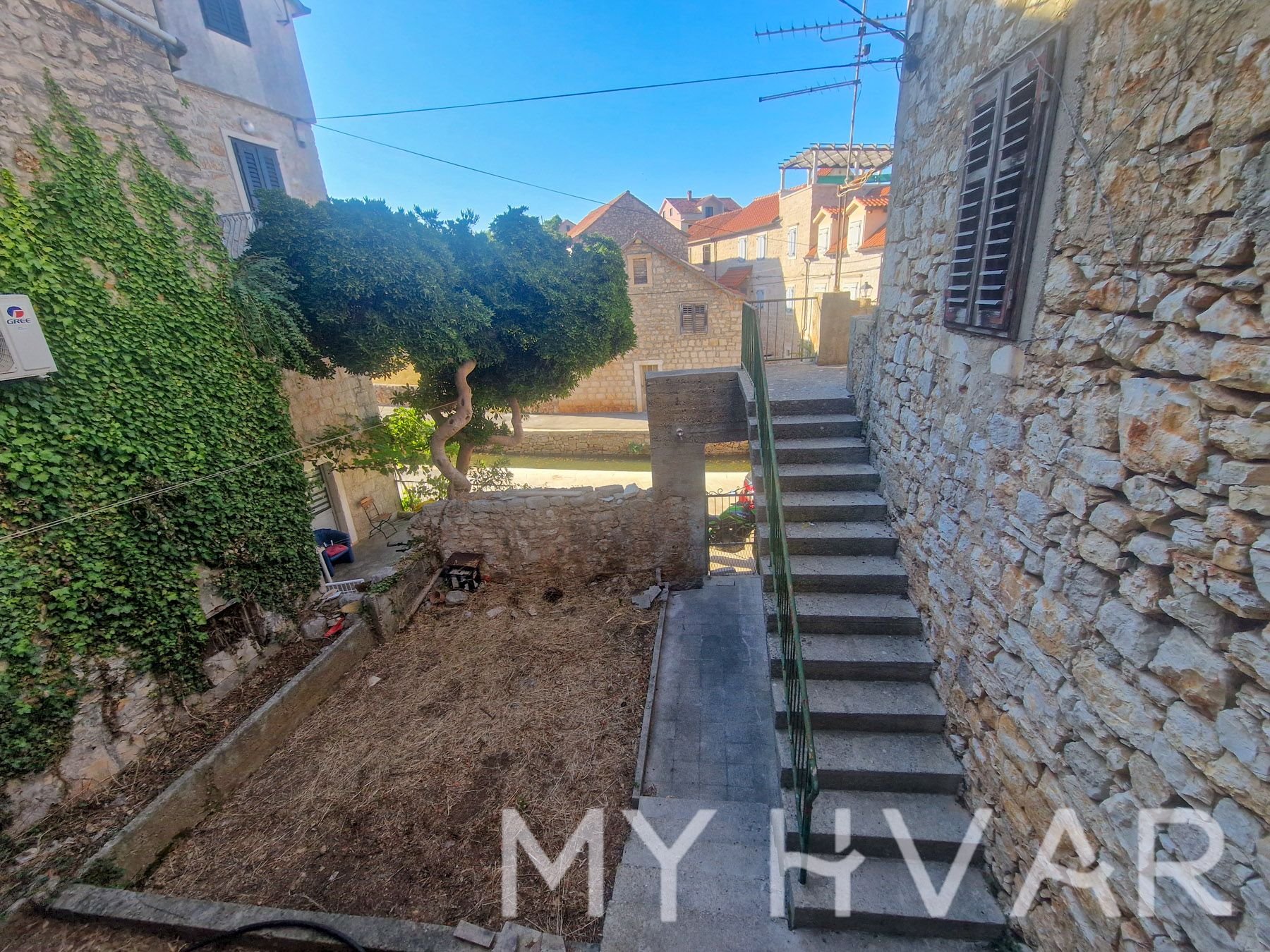 House For sale - SPLITSKO-DALMATINSKA Jelsa