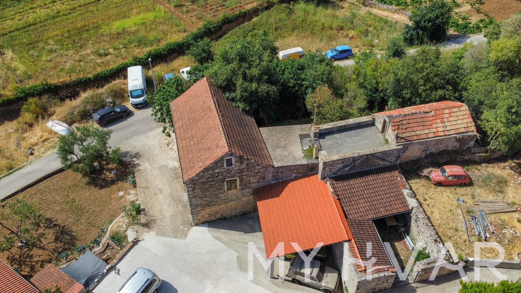 Dom Na predaj - SPLITSKO-DALMATINSKA Jelsa