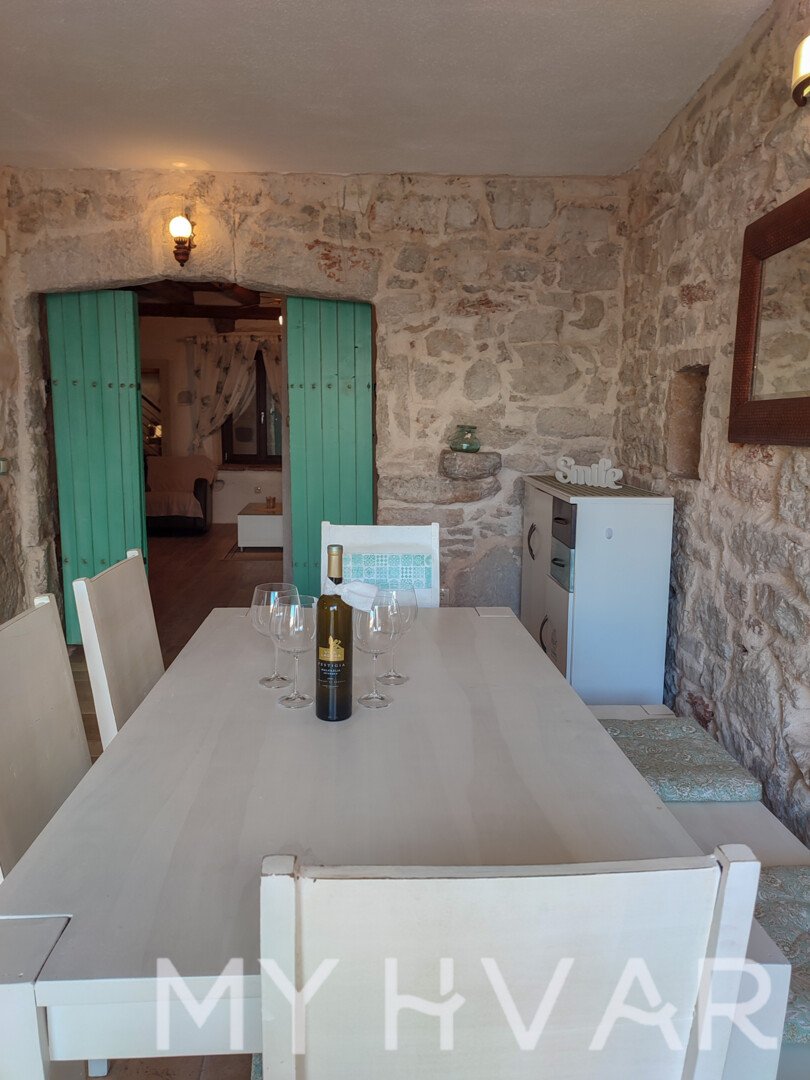 House For sale - SPLITSKO-DALMATINSKA STARI GRAD