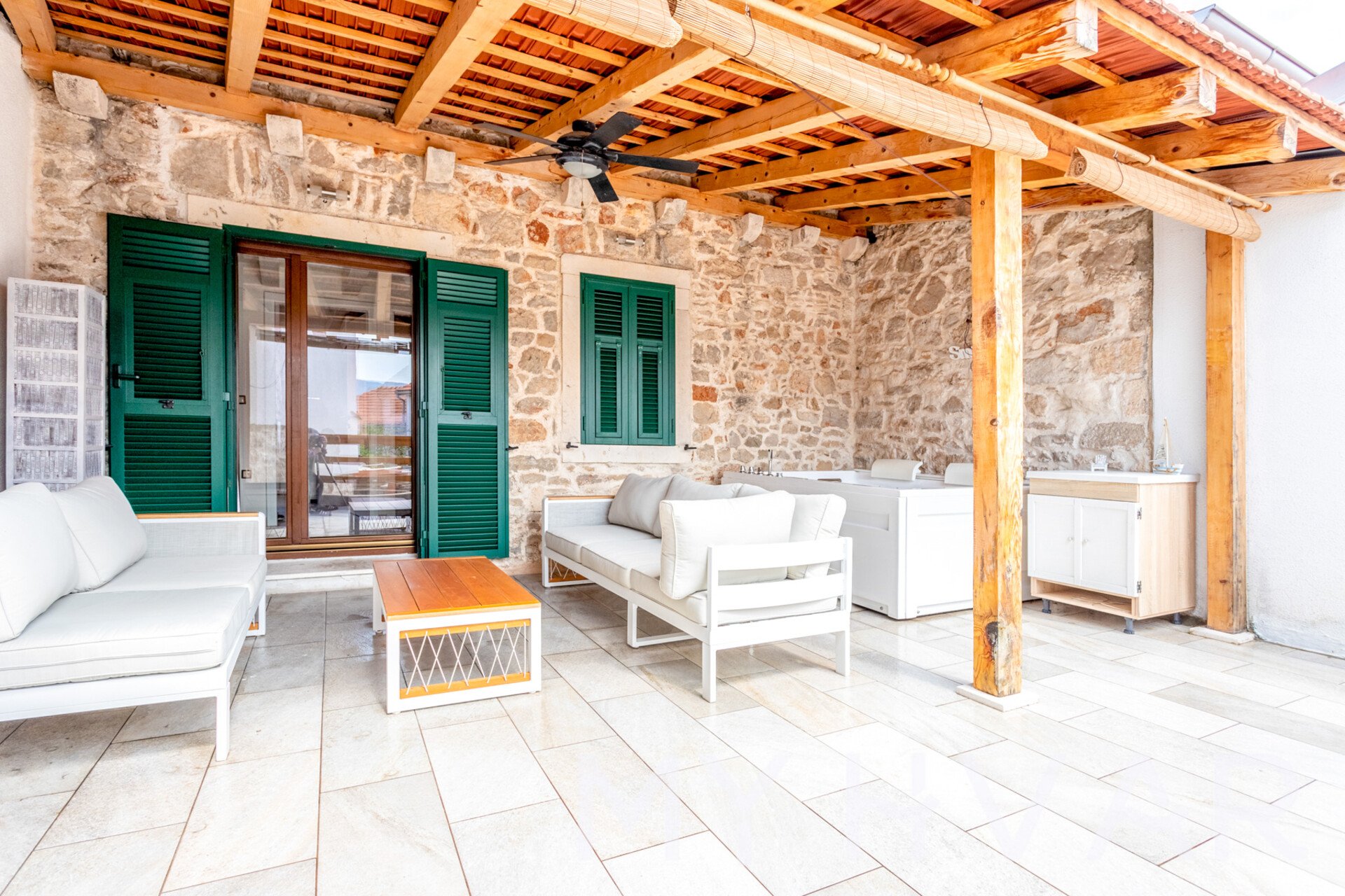 House For sale - SPLITSKO-DALMATINSKA STARI GRAD