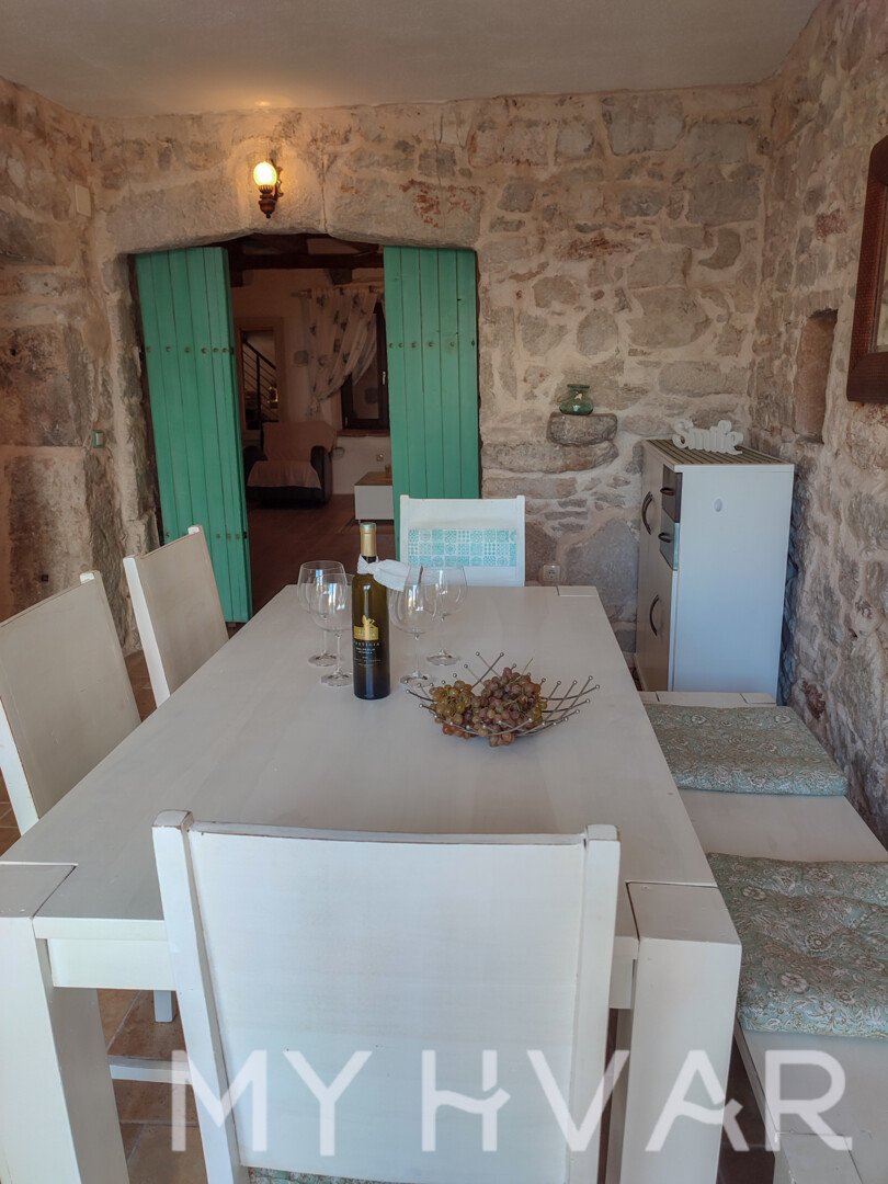 House For sale - SPLITSKO-DALMATINSKA STARI GRAD