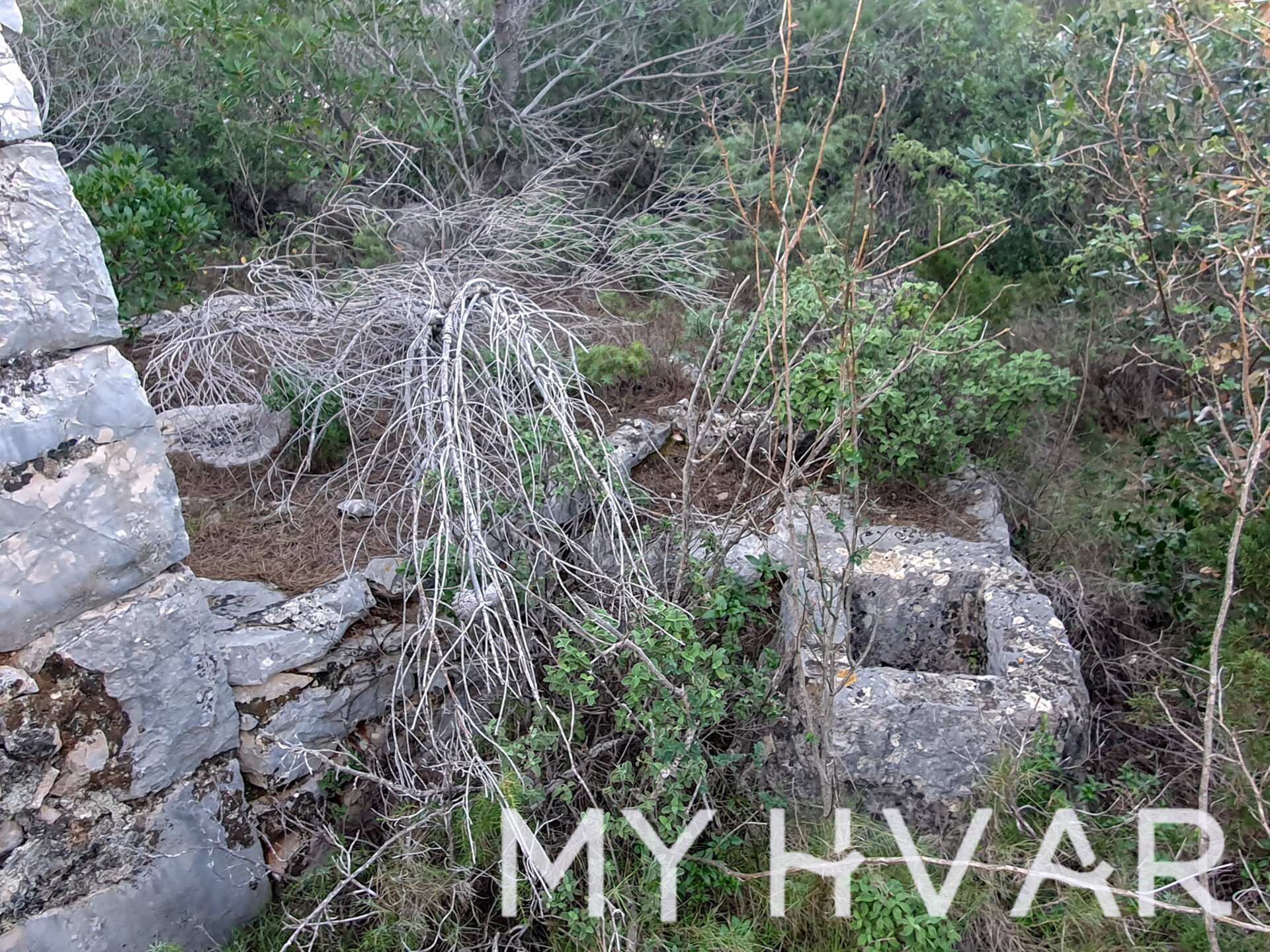 Land For sale - SPLITSKO-DALMATINSKA STARI GRAD