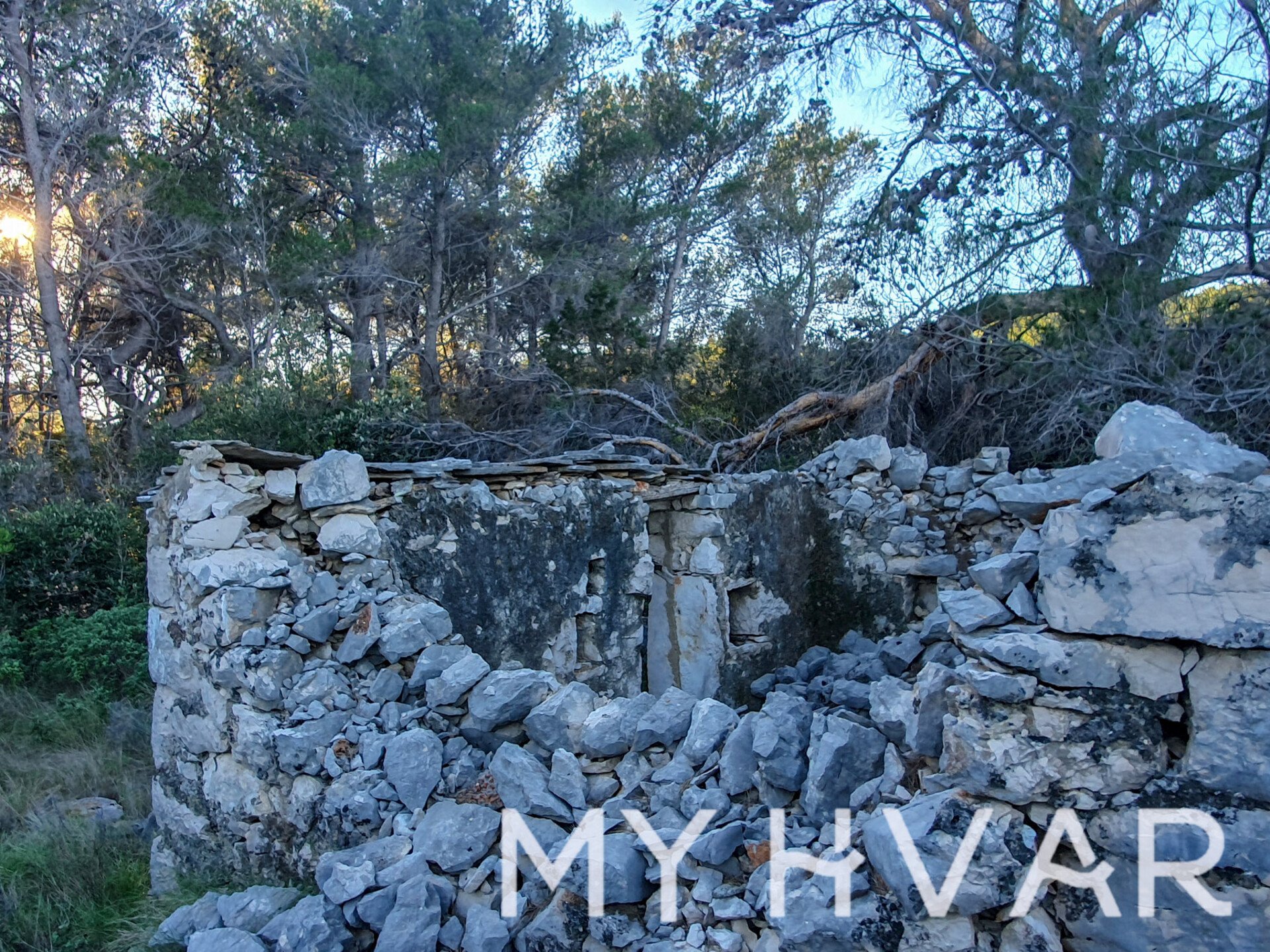 Land For sale - SPLITSKO-DALMATINSKA STARI GRAD