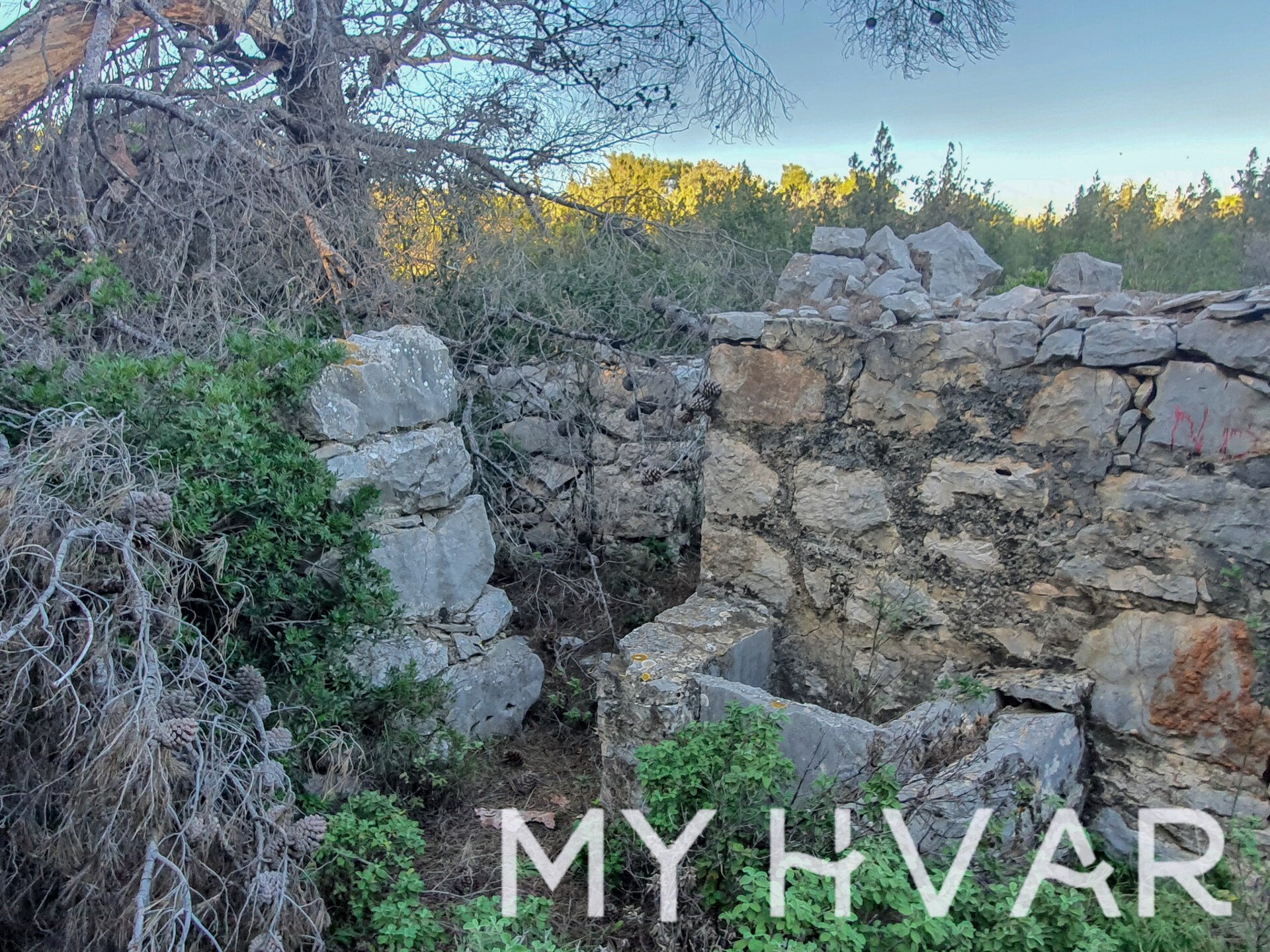 Land For sale - SPLITSKO-DALMATINSKA STARI GRAD