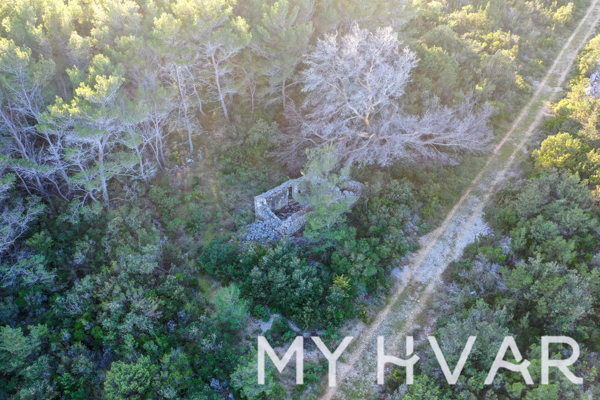 Land For sale - SPLITSKO-DALMATINSKA STARI GRAD