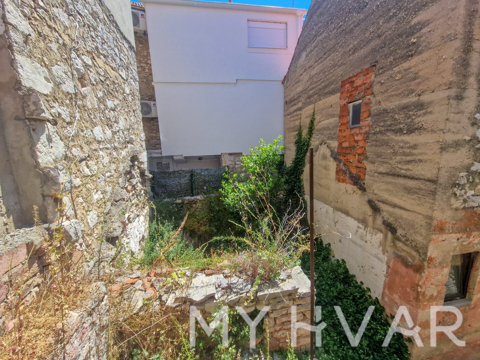 Dom Na predaj - SPLITSKO-DALMATINSKA Jelsa