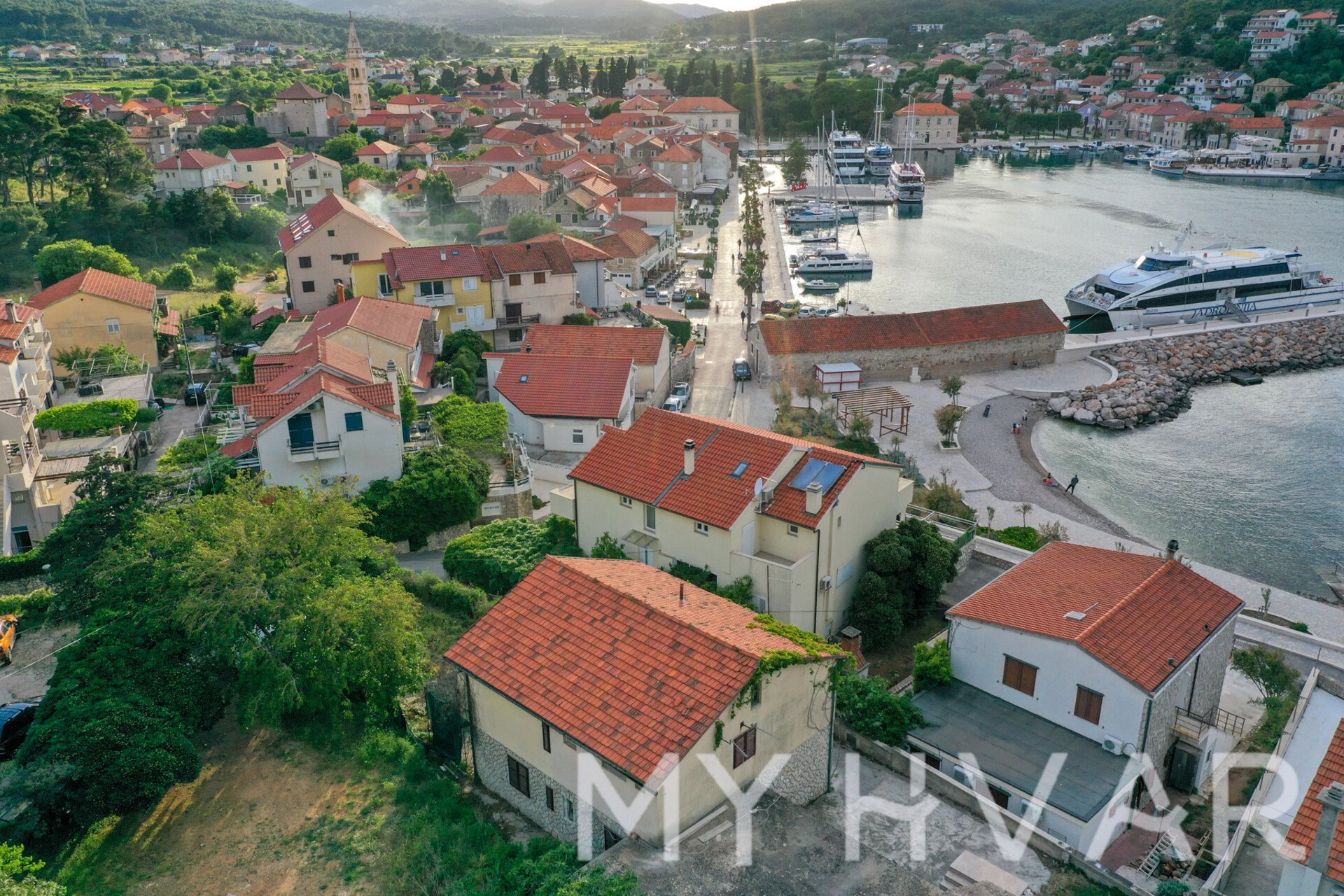 Dom Na predaj - SPLITSKO-DALMATINSKA Jelsa