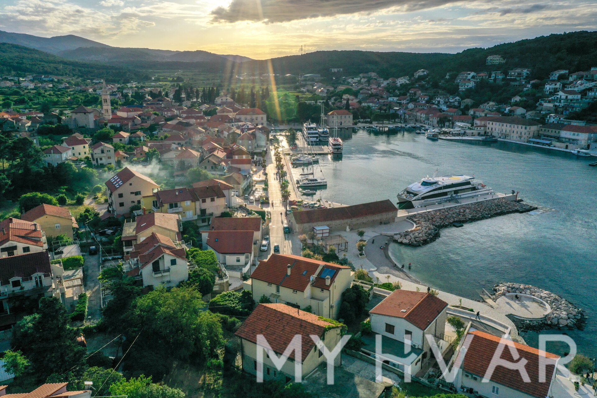 Dom Na predaj - SPLITSKO-DALMATINSKA Jelsa
