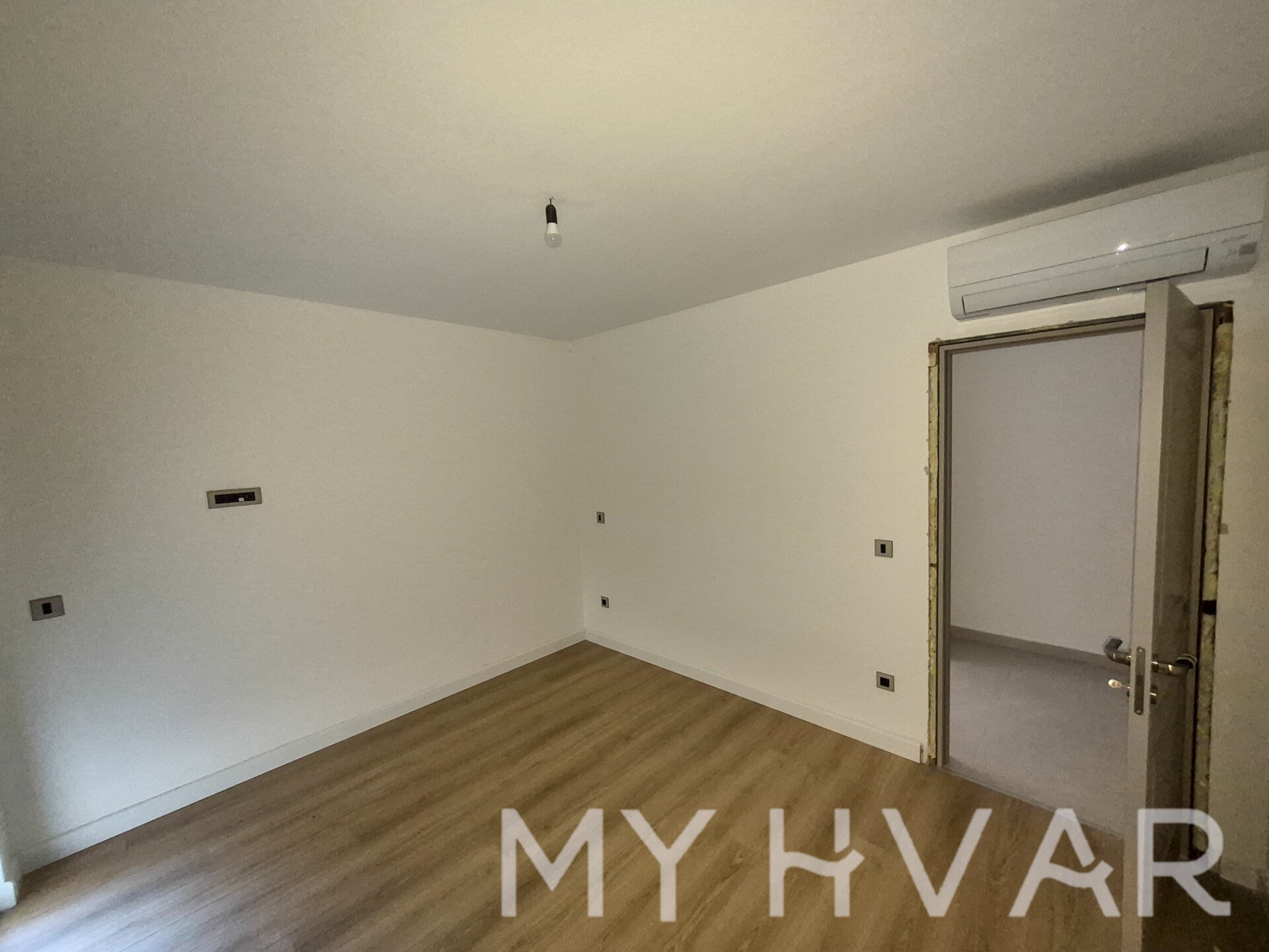 Apartmán Na predaj - SPLITSKO-DALMATINSKA Jelsa