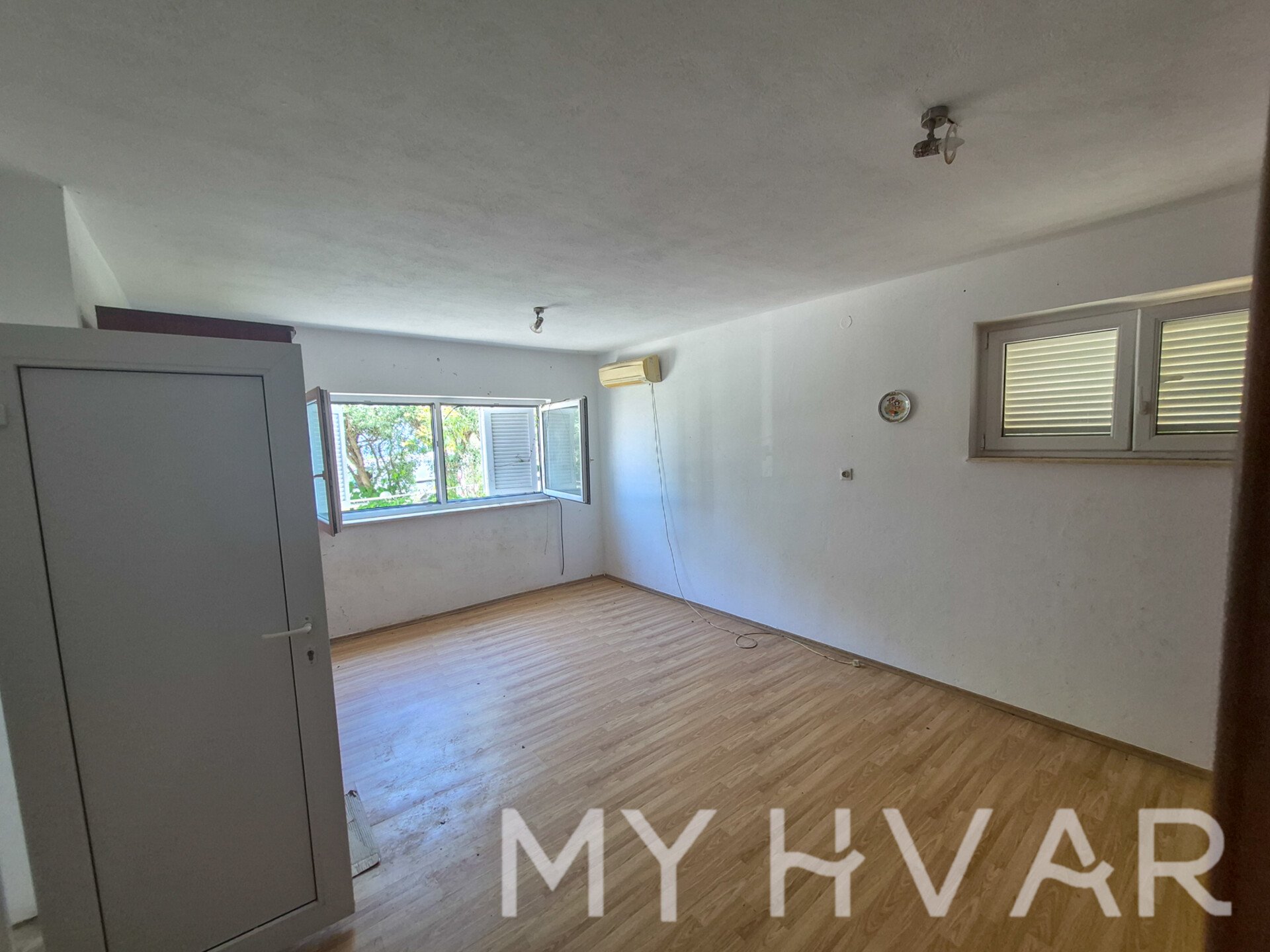 House For sale - SPLITSKO-DALMATINSKA Jelsa