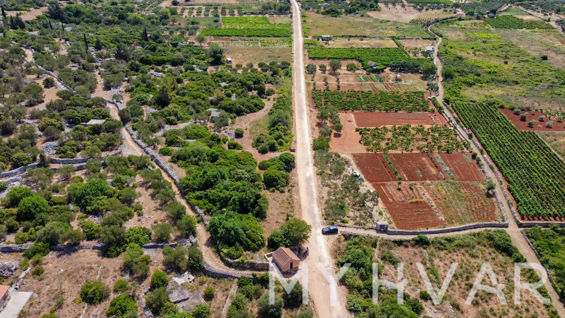 Land For sale - SPLITSKO-DALMATINSKA STARI GRAD