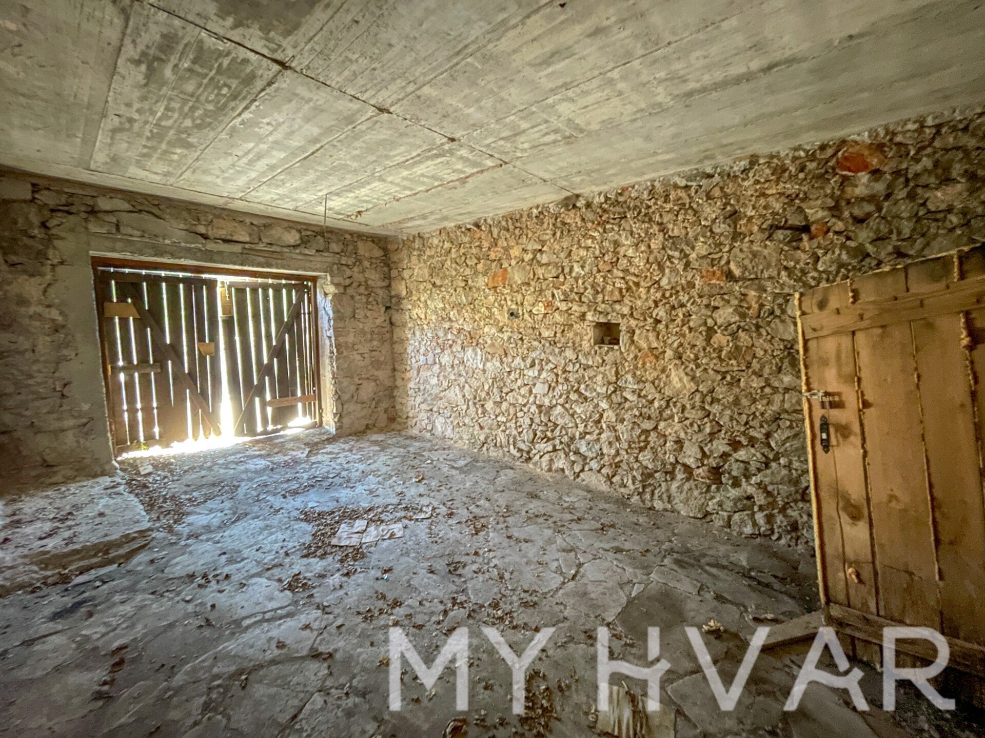 House For sale - SPLITSKO-DALMATINSKA STARI GRAD
