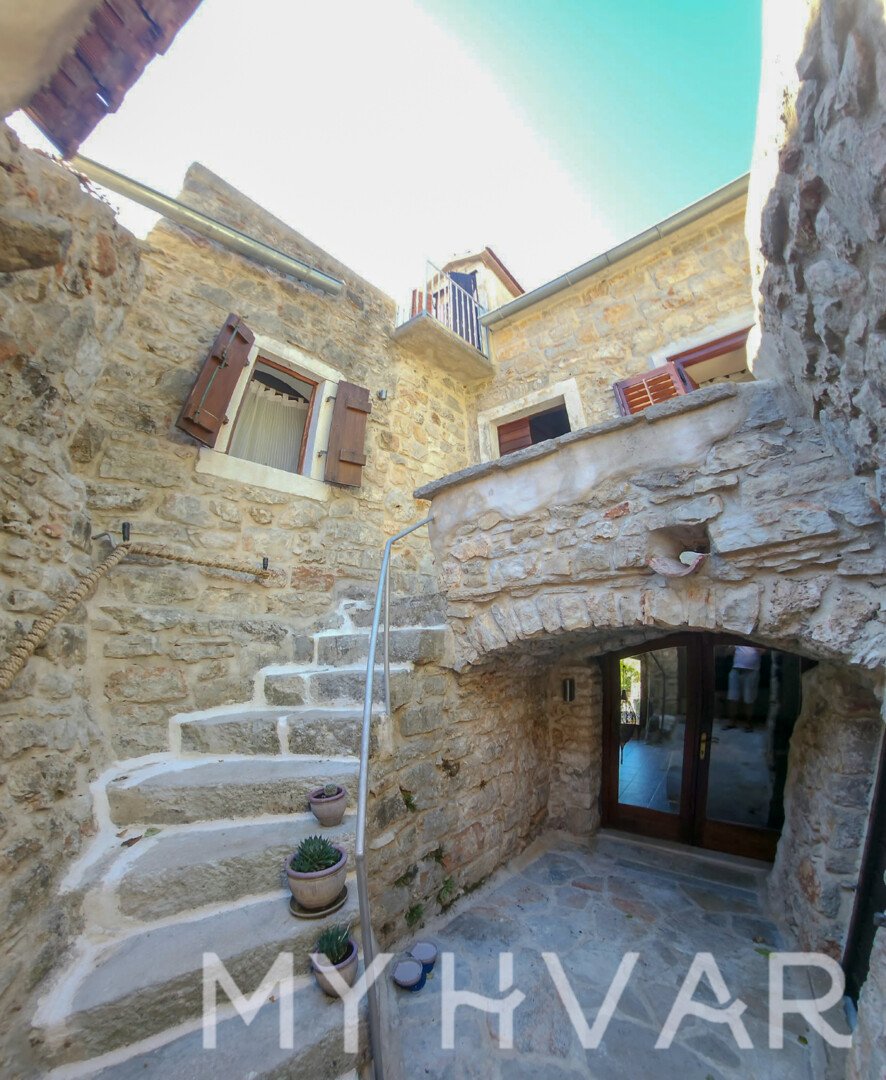 Dom Na sprzedaż - SPLITSKO-DALMATINSKA STARI GRAD