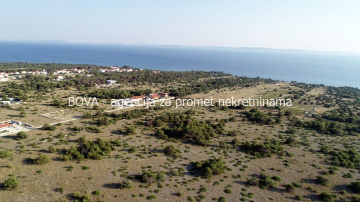 Zemljište na prodaju 11000 m² – Vir