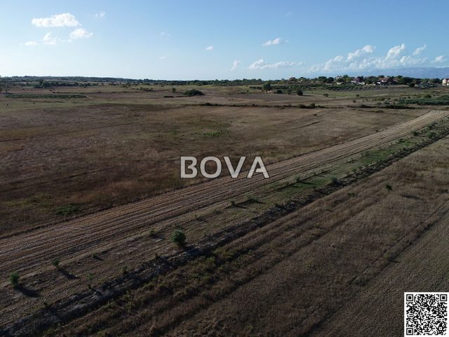Działka na sprzedaż 2100 m² – Zemunik Gornji