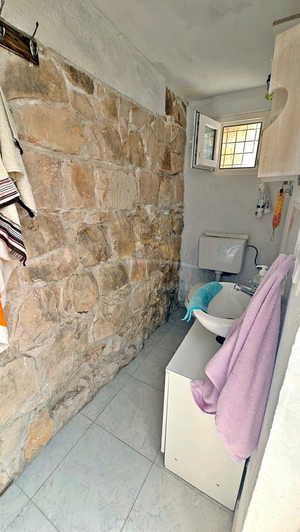 Kuća Na prodaju - Splitsko-dalmatinska Okrug Donji