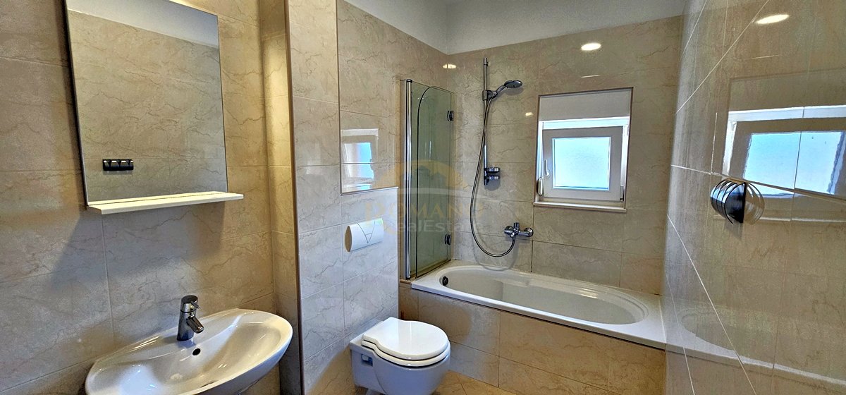 Apartma Naprodaj - Splitsko-dalmatinska Okrug Gornji