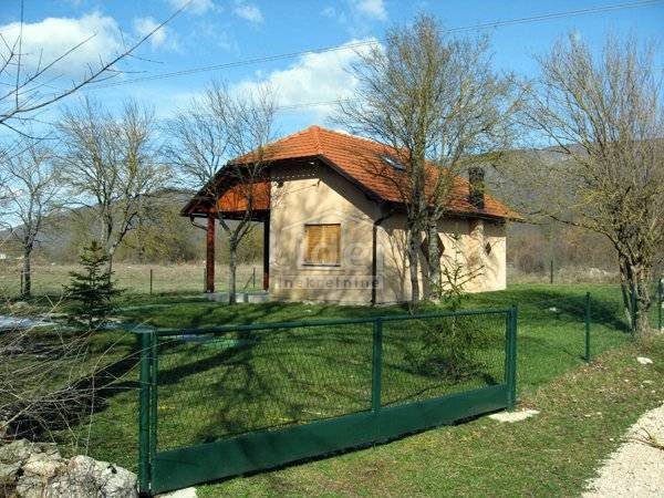 Kuća na prodaju 60 m² – Otočac