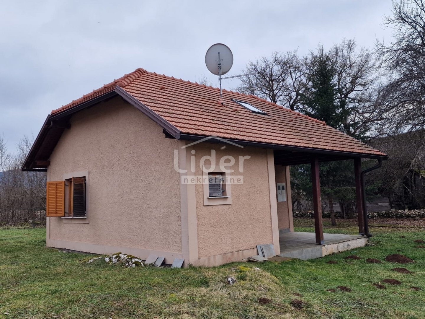 Kuća Na prodaju - Ličko-senjska Sinac