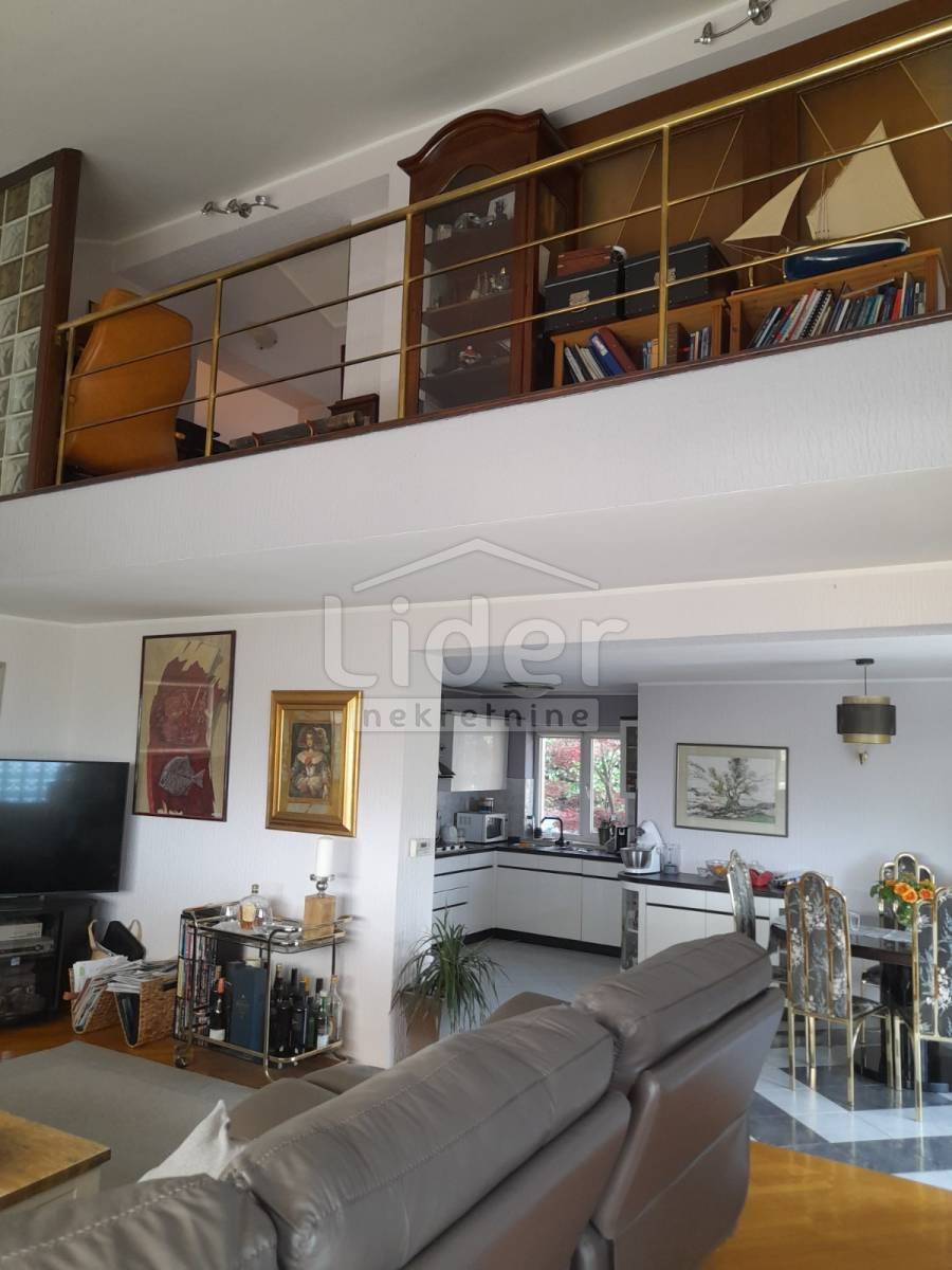 House For sale - Primorsko-goranska Škurinje