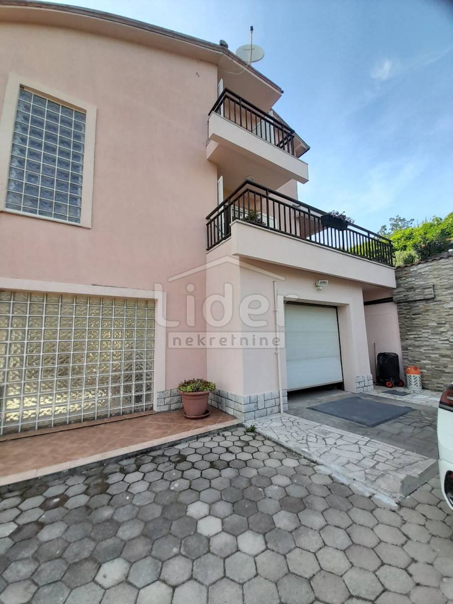 House For sale - Primorsko-goranska Škurinje