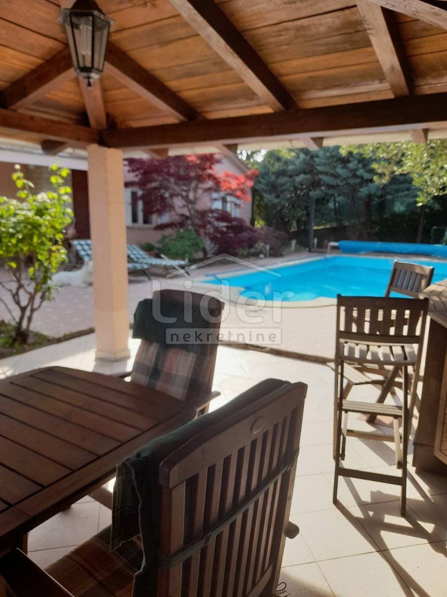 House For sale - Primorsko-goranska Škurinje