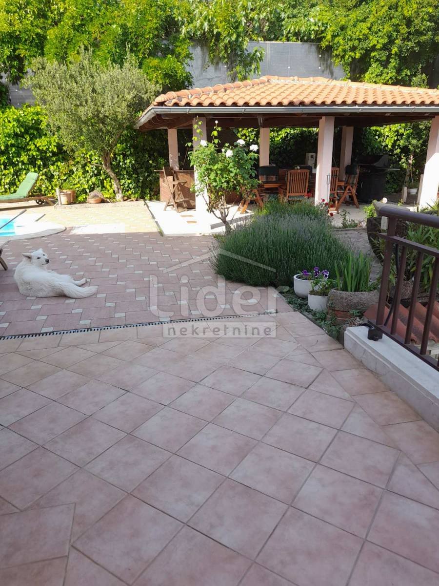 House For sale - Primorsko-goranska Škurinje