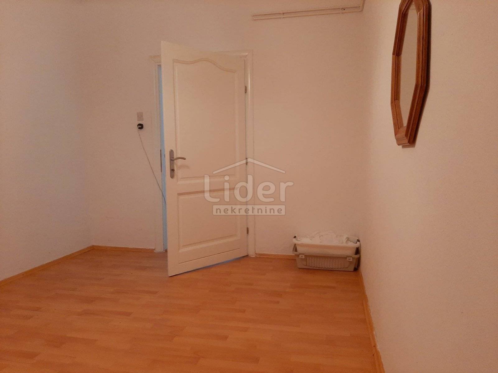 Haus Zu verkaufen - Ličko-senjska Senj