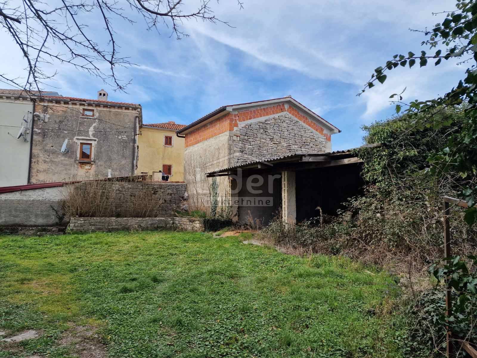 House For sale - Istarska Višnjan
