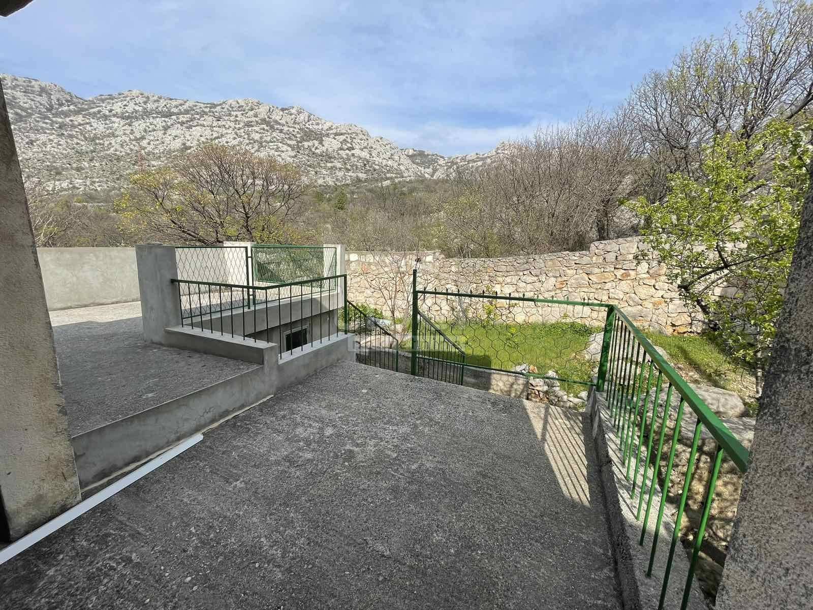 House For sale - Ličko-senjska Karlobag
