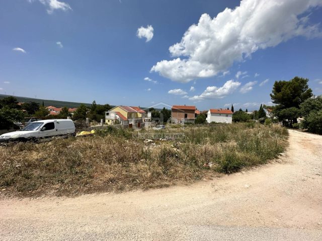 Zemljište na prodaju 565 m² – Obrovac