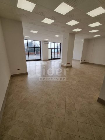 Commerciale in vendita 321 m² – Rijeka