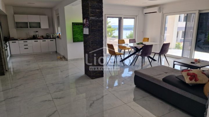 Apartmán Na predaj - Primorsko-goranska Banjol - foto 2/11