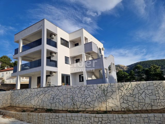 Apartmán Na predaj - Primorsko-goranska Banjol - foto 2/23