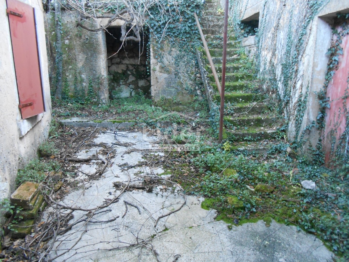 Hiša Na predaj - Primorsko-goranska Grižane-Belgrad