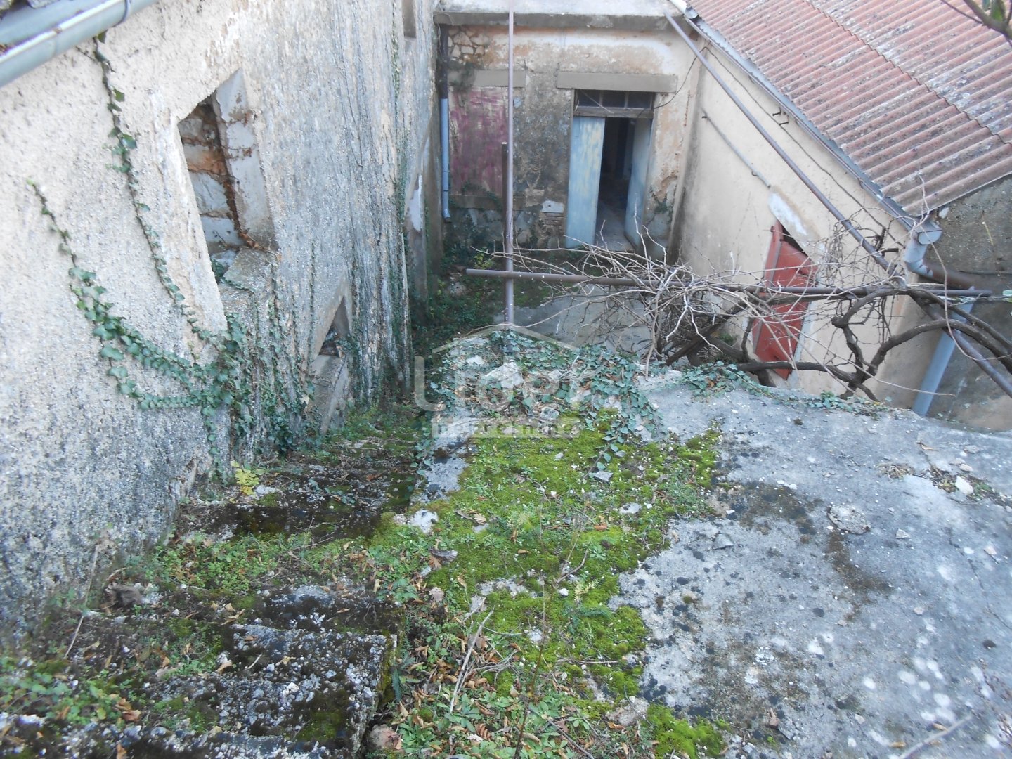 Hiša Na predaj - Primorsko-goranska Grižane-Belgrad