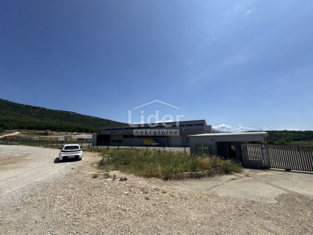 Commerciale da affittare 2194 m² – Novi Vinodolski