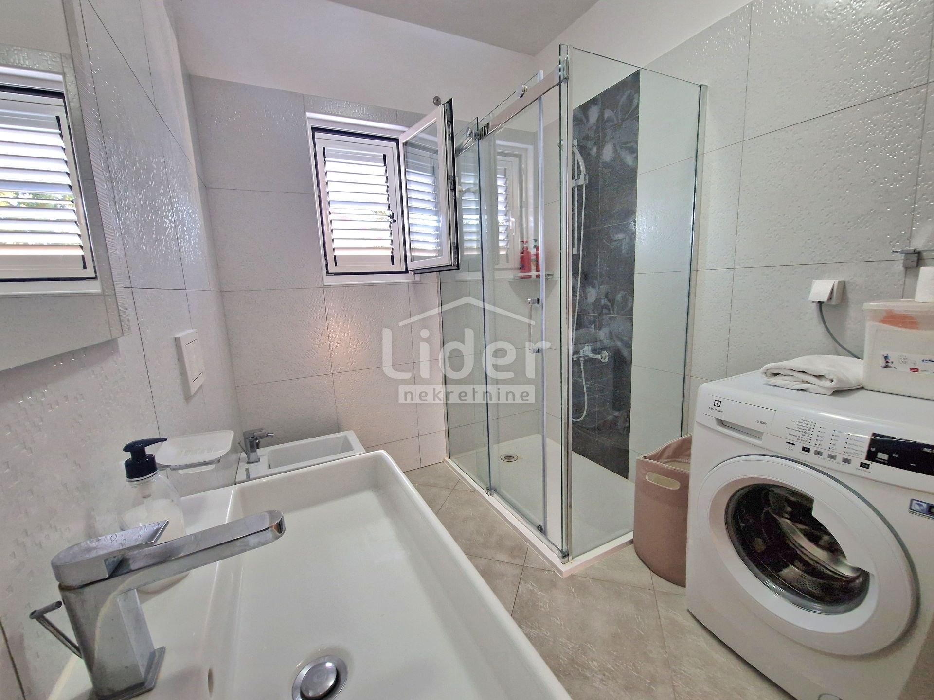 Apartment Zu verkaufen - Primorsko-goranska Barbat na Rabu