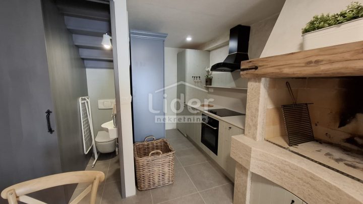 Dom Na predaj - Primorsko-goranska Omišalj - foto 2/23