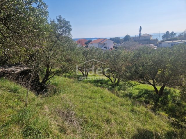 Pozemok na predaj 1400 m² – Rab