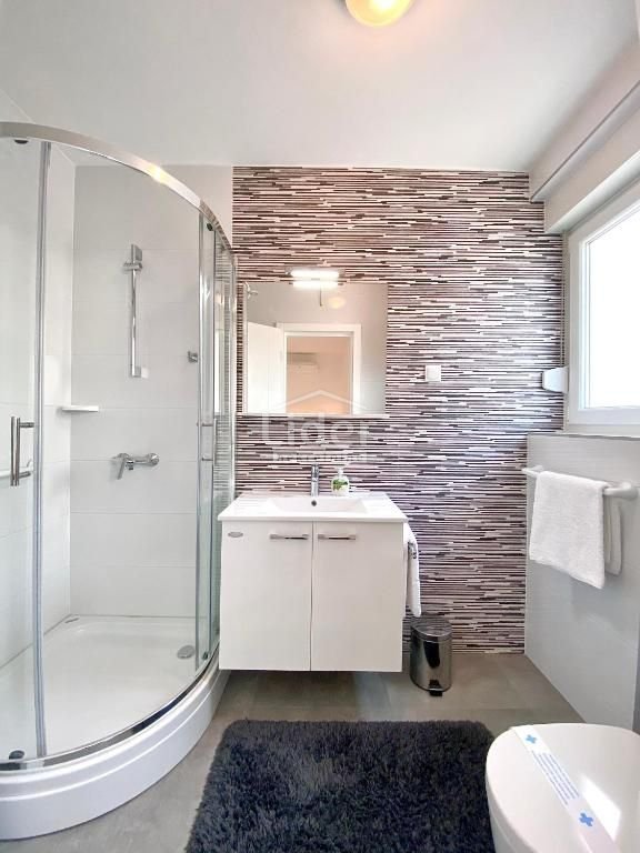 Apartma Naprodaj - Ličko-senjska Novalja