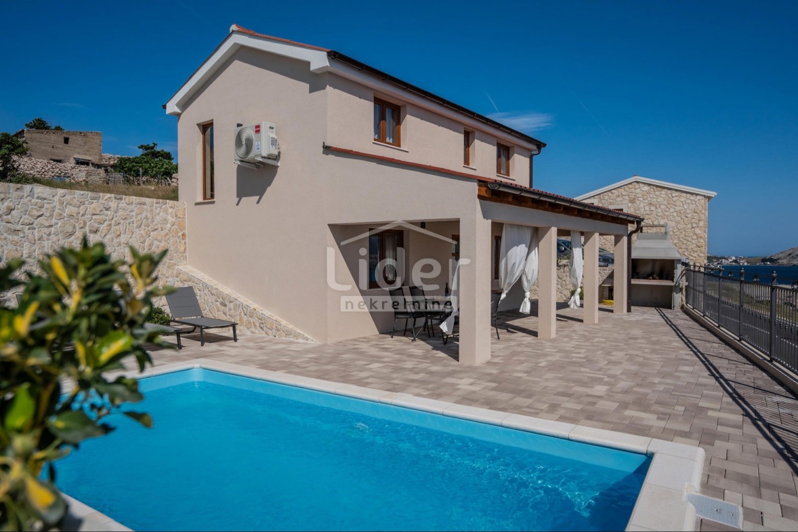 Maison À vendre - Ličko-senjska Zubovići