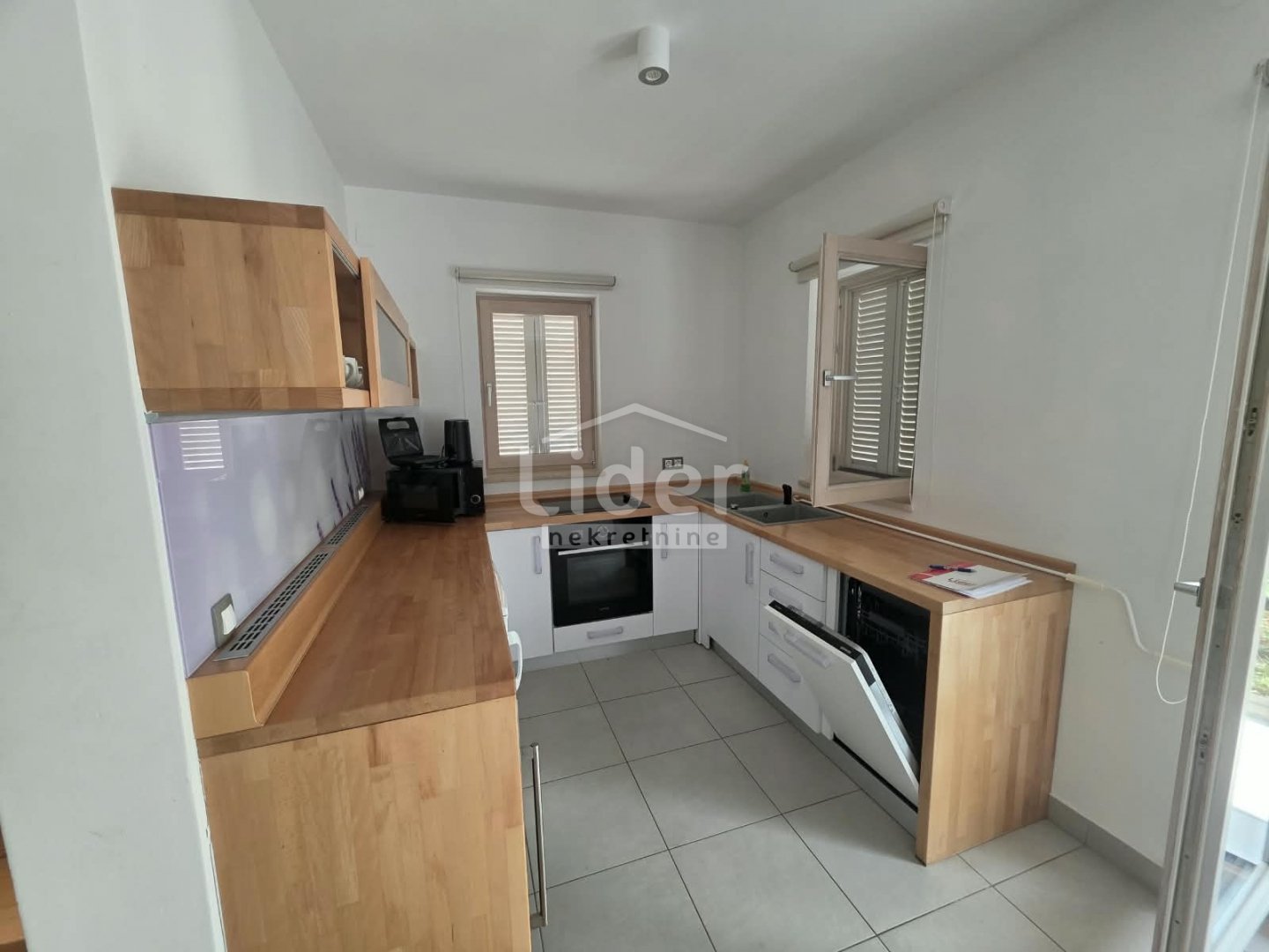 House For sale - Ličko-senjska Novalja