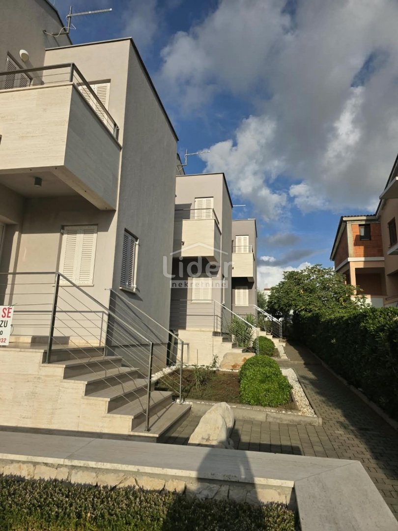 House For sale - Ličko-senjska Novalja - foto 1/25